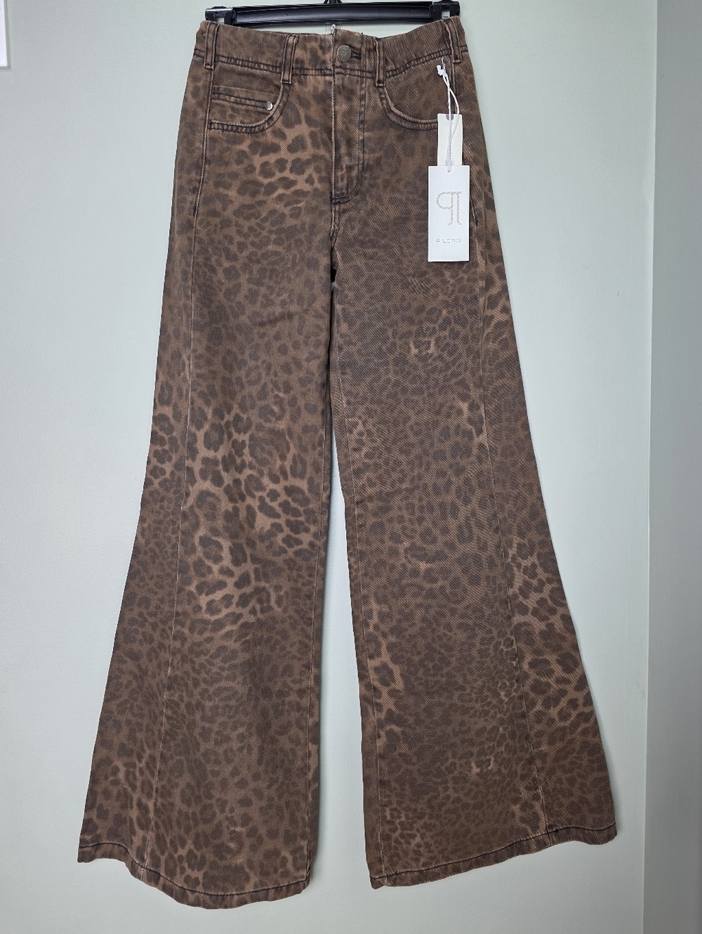 NWT The Adi Leopard Mid-Rise Flare Jeans by Pilcro, Animal Print, Size 23 Tall - Picture 6 of 14